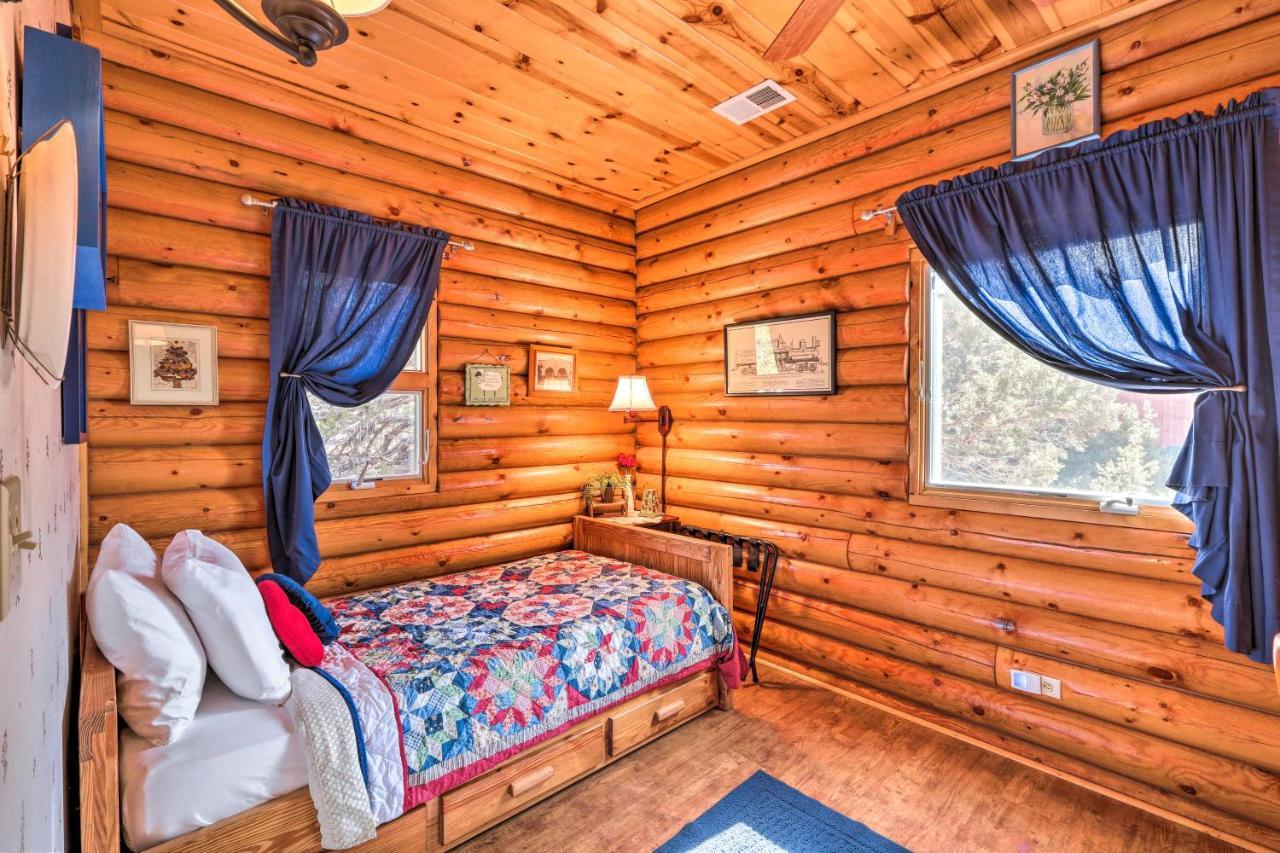 Quaint Williams Cabin Near Grand Canyon Eksteriør billede